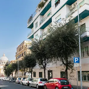  Apartment The Vatican Two