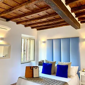  Holiday home Palace Fontana Di Trevi House